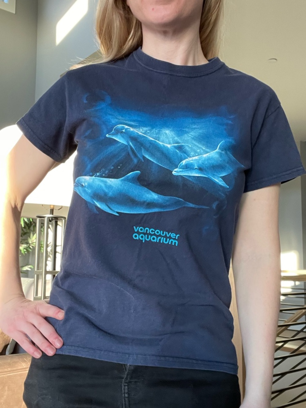 Vancouver Aquarium Navy Dolphin Graphic Tee Unisex Size Small